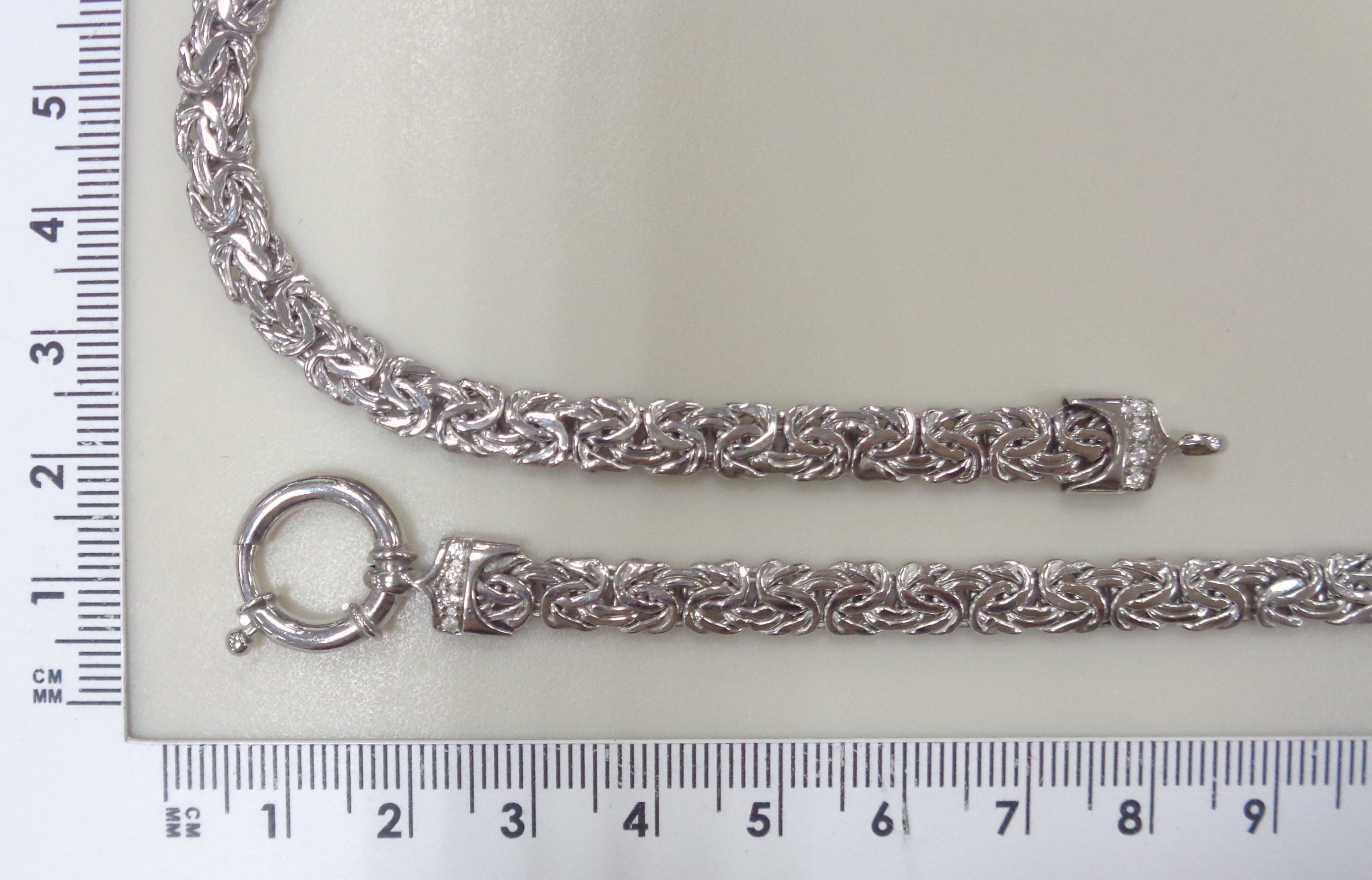 Серебряное колье с фианитами плетение "Фантазийное"